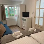 Gyoparosi Napsugar Vendeghaz Feriehus *