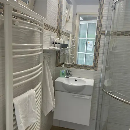 Gyoparosi Napsugar Vendeghaz Holiday home *